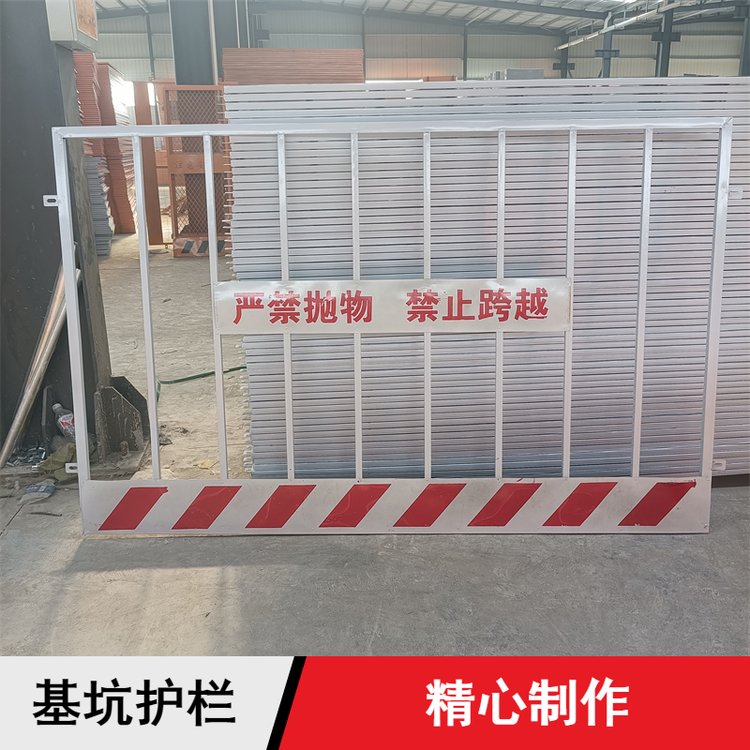 豎管基坑護欄建筑工程施工圍欄高架橋防掉落圍網(wǎng)