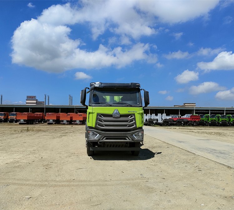 國(guó)六重汽豪沃N系列25方防腐蝕印染廠固體沉淀污泥自卸車