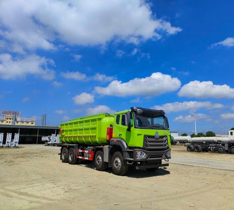 國六重汽25方不銹鋼污泥自卸車污水處理廠專用防腐污泥轉(zhuǎn)運車