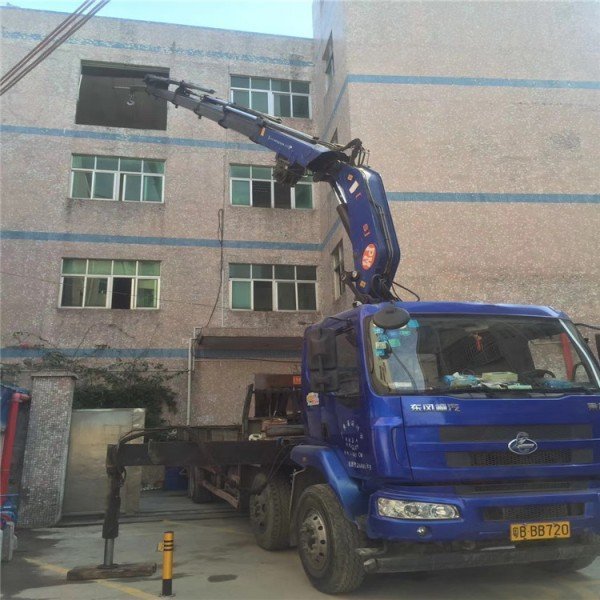 深圳皇崗吊車出租深圳灣工廠搬遷搬運(yùn)吉祥吊車搬運(yùn)出租