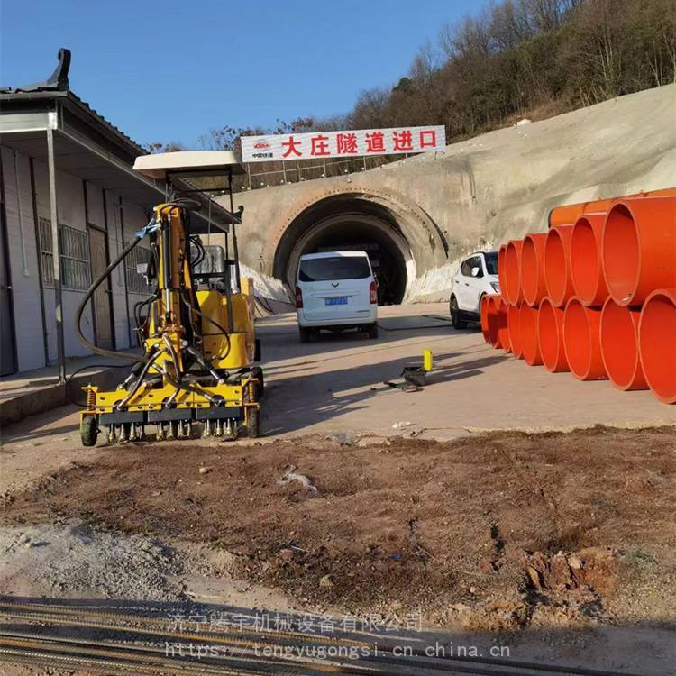 騰宇小座駕式履帶式隧道鑿毛機(jī)涵洞橋梁矮墻油電兩用拉毛機(jī)