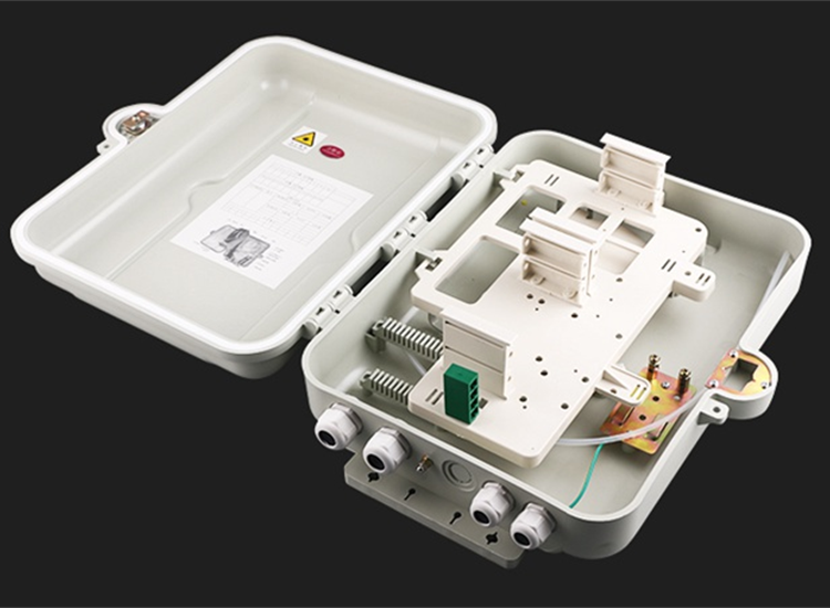 插片式1分32光纜分纖箱廣電網(wǎng)絡(luò)32路光分路器箱FTTH光纖分線盒