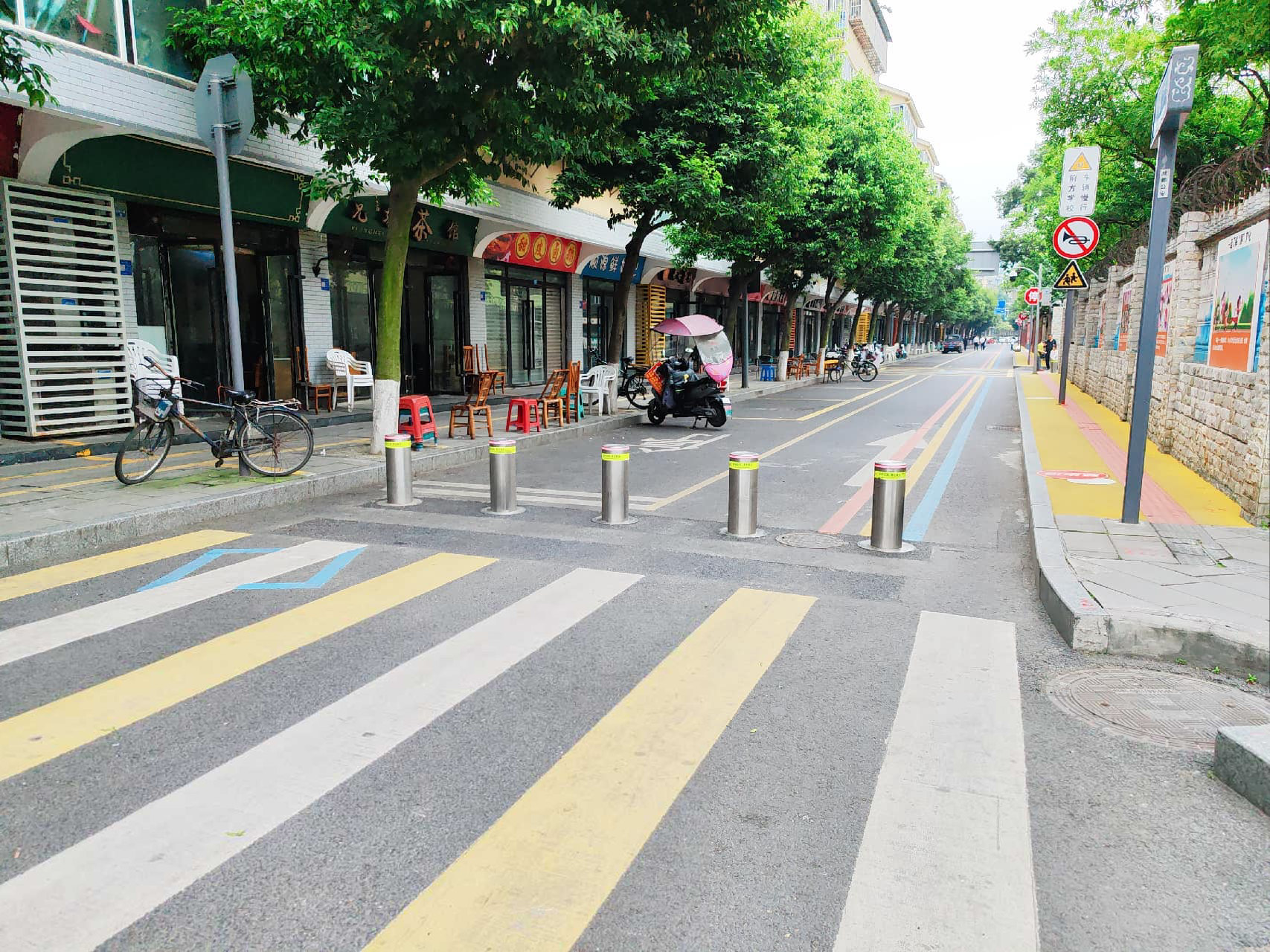 液壓升降柱學(xué)校景區(qū)古城鎮(zhèn)防沖撞設(shè)施阻車器不銹鋼防撞柱上門安裝