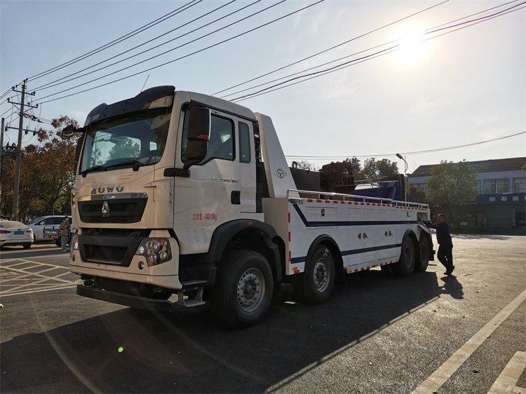 重汽豪沃前四后八拖吊連體清障車一拖一救援拖車優(yōu)惠價(jià)支持分期