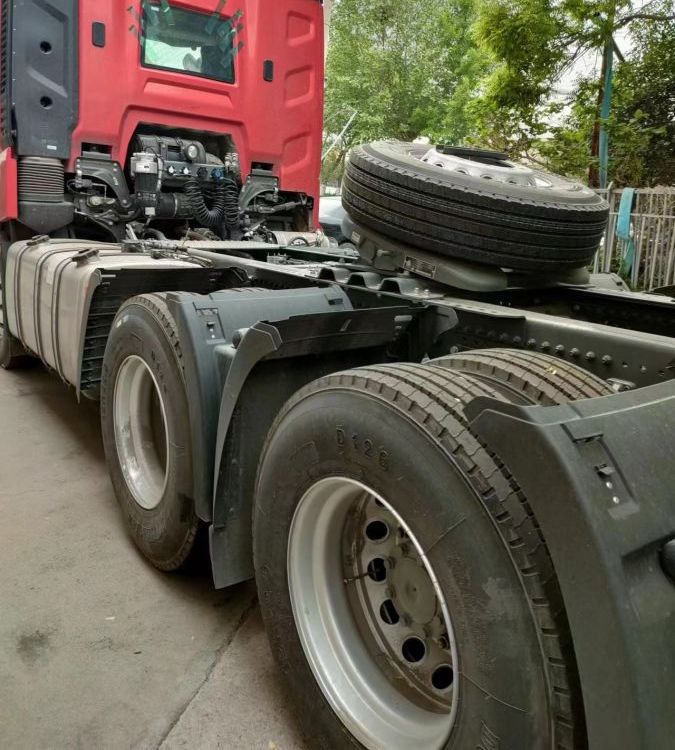 重汽卡車MAX后雙驅(qū)牽引車帶液力緩速器510馬力國六