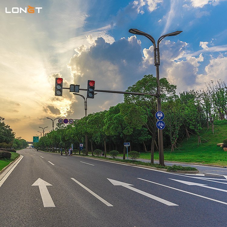 智能路燈太陽(yáng)能路燈價(jià)錢路燈生產(chǎn)廠家道路燈