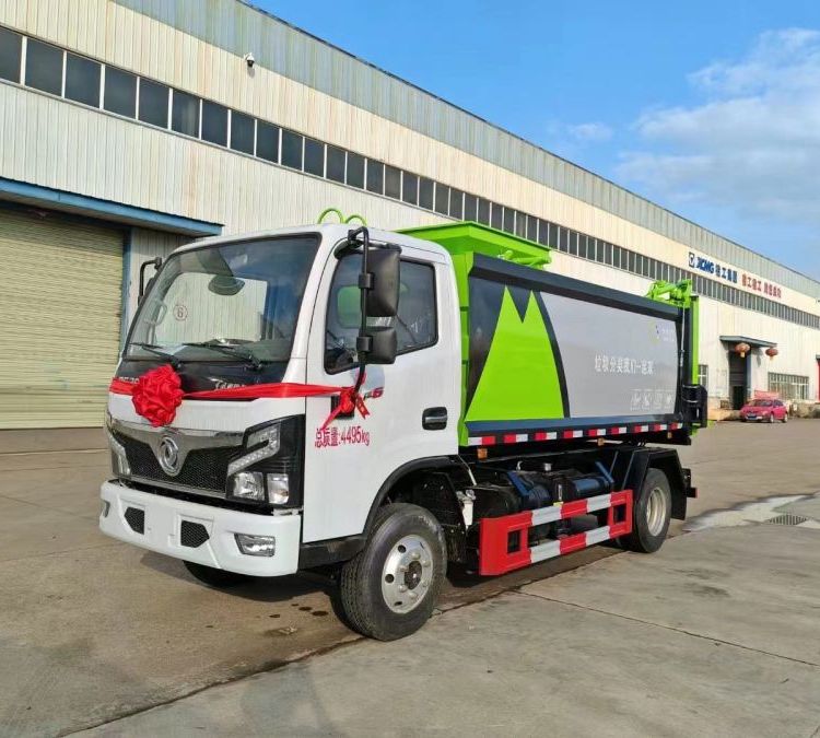 餐廚垃圾收集車參廠家學(xué)校餐余泔水回收車報送貨上門